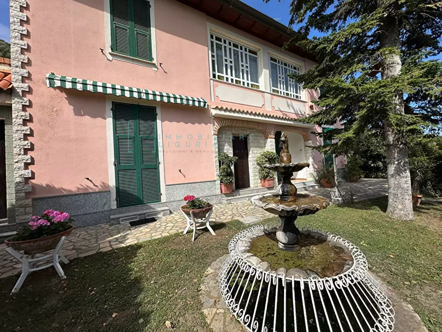 Immagine 1 di Villa in vendita  in via airaldi filippo a Alassio