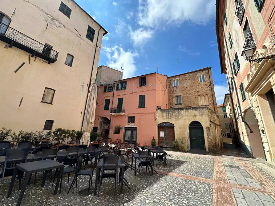 Immagine 1 di Appartamento in vendita  in piazza rossi a Albenga