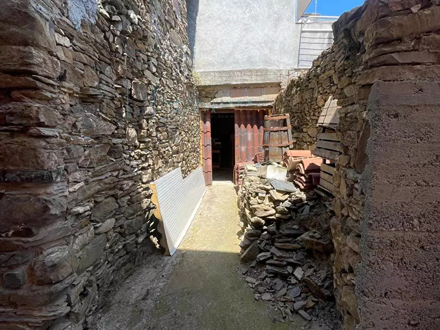 Immagine 9 di Rustico / casale in vendita  in frazione paravenna a Garlenda