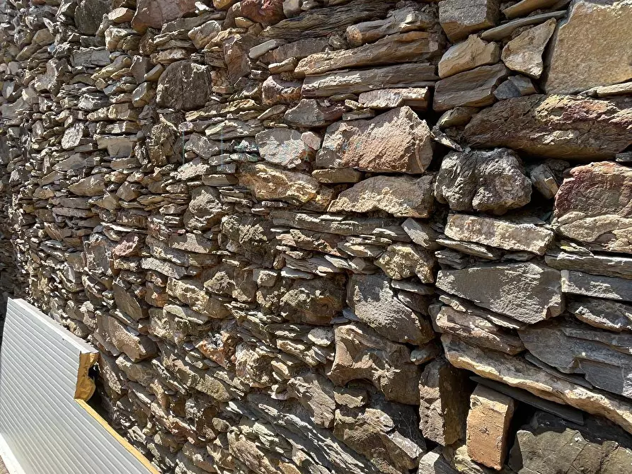 Immagine 10 di Rustico / casale in vendita  in frazione paravenna a Garlenda