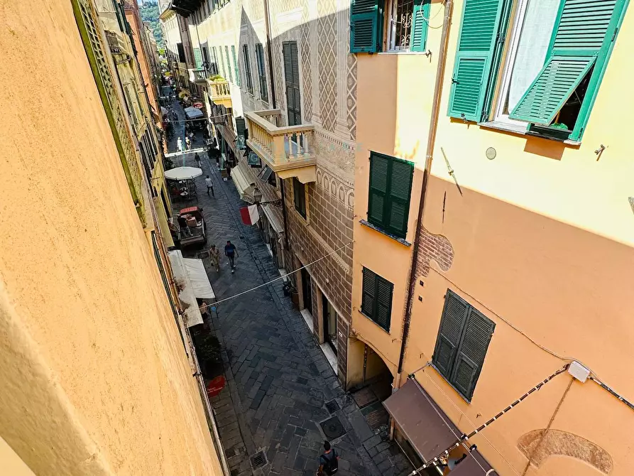 Immagine 1 di Appartamento in vendita  in via medaglie d'oro a Albenga