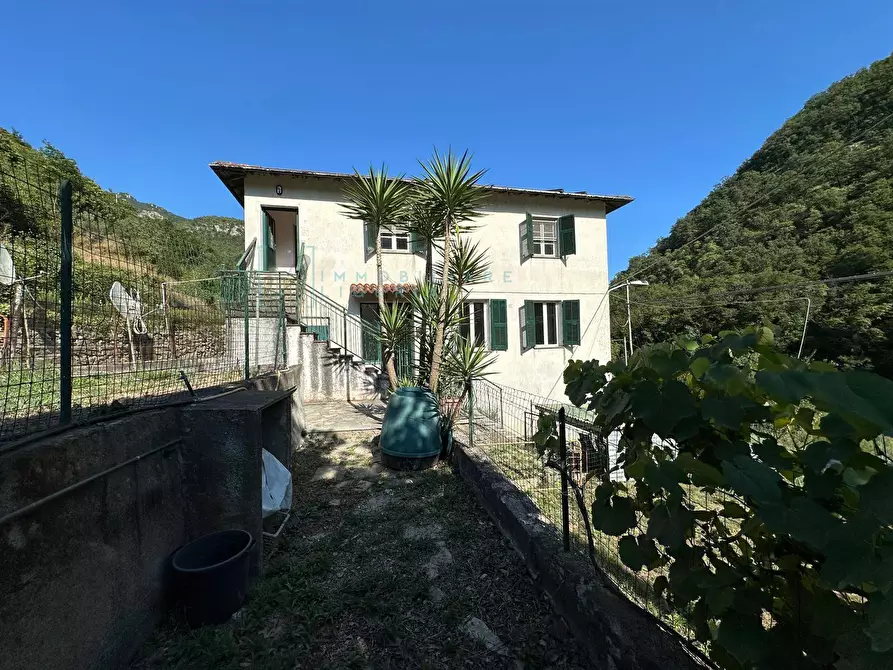 Immagine 1 di Rustico / casale in vendita  in Via Pennavaire a Castelbianco