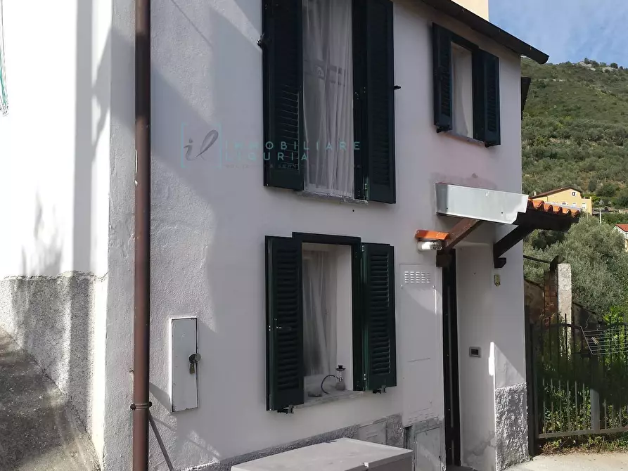 Immagine 1 di Casa indipendente in vendita  in via costa de ferrari a Arnasco