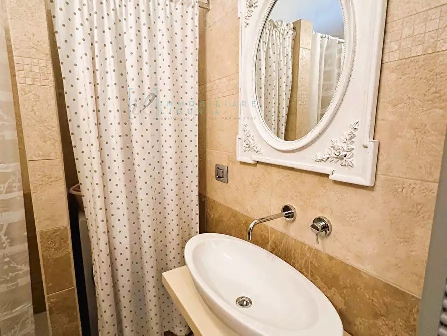 Immagine 21 di Appartamento in vendita  in Via Medagli d'Oro a Albenga