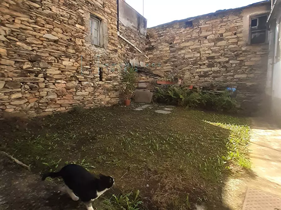 Immagine 17 di Casa indipendente in vendita  in via canadà a Rezzo