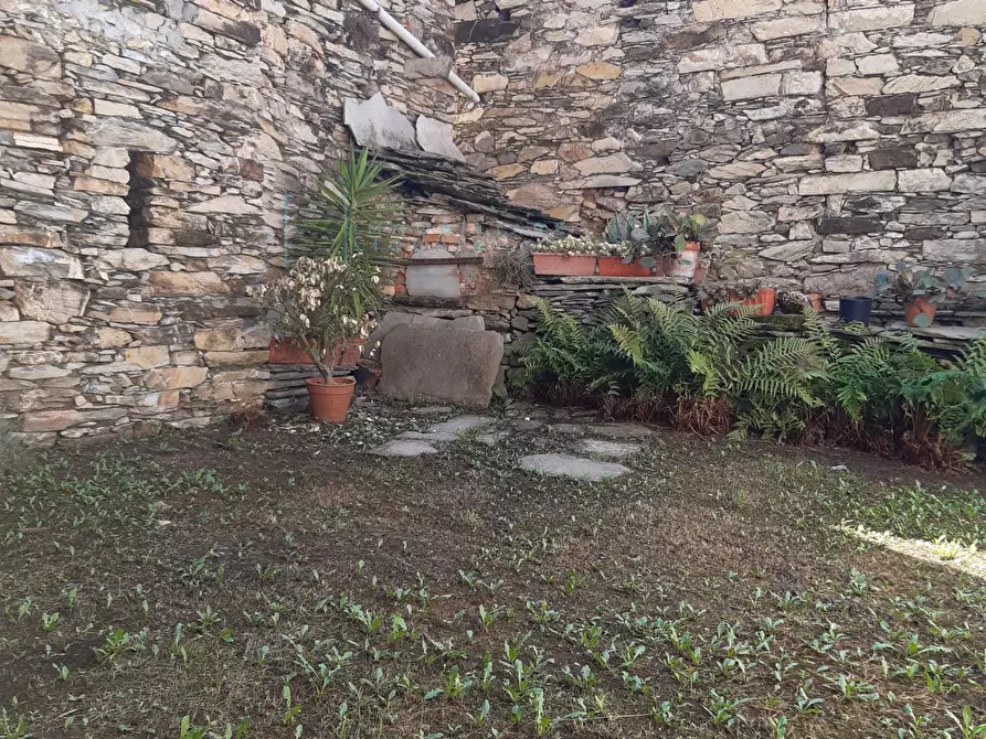 Immagine 18 di Casa indipendente in vendita  in via canadà a Rezzo