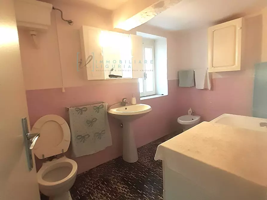 Immagine 27 di Casa indipendente in vendita  in via canadà a Rezzo