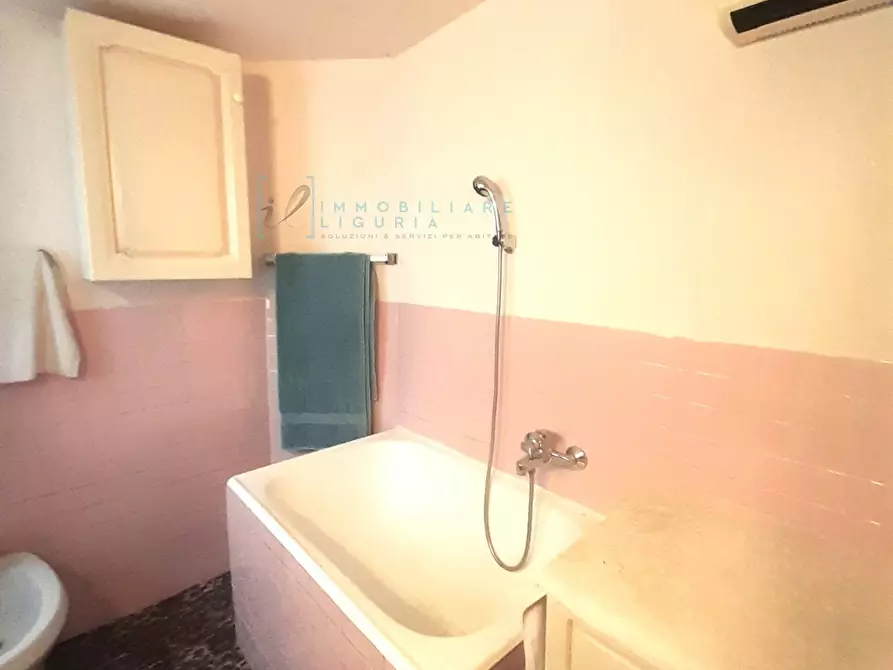 Immagine 28 di Casa indipendente in vendita  in via canadà a Rezzo