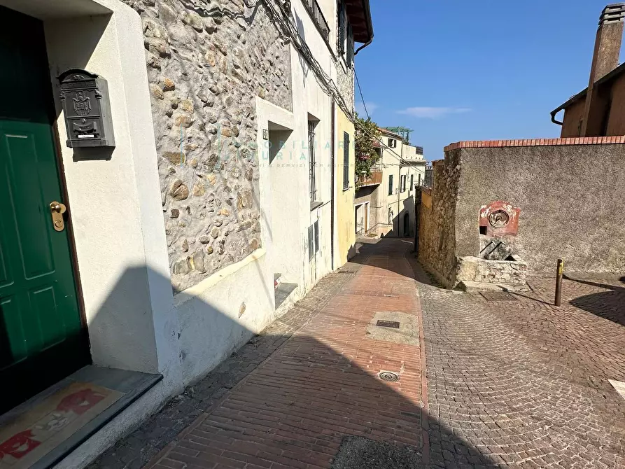 Immagine 52 di Rustico / casale in vendita  in via al borgo a Albenga