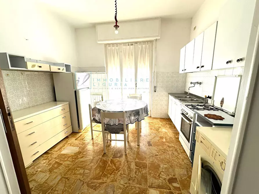 Immagine 12 di Appartamento in vendita  in via patrioti a Albenga