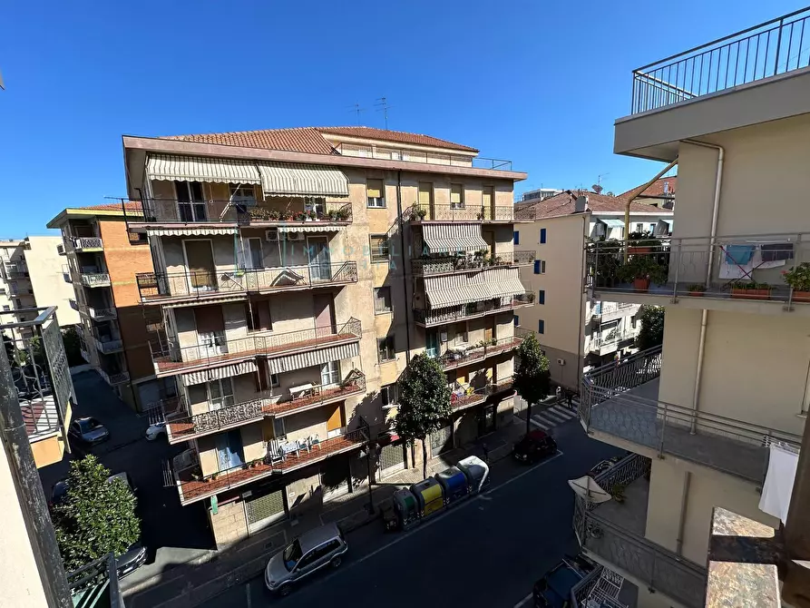 Immagine 21 di Appartamento in vendita  in via patrioti a Albenga