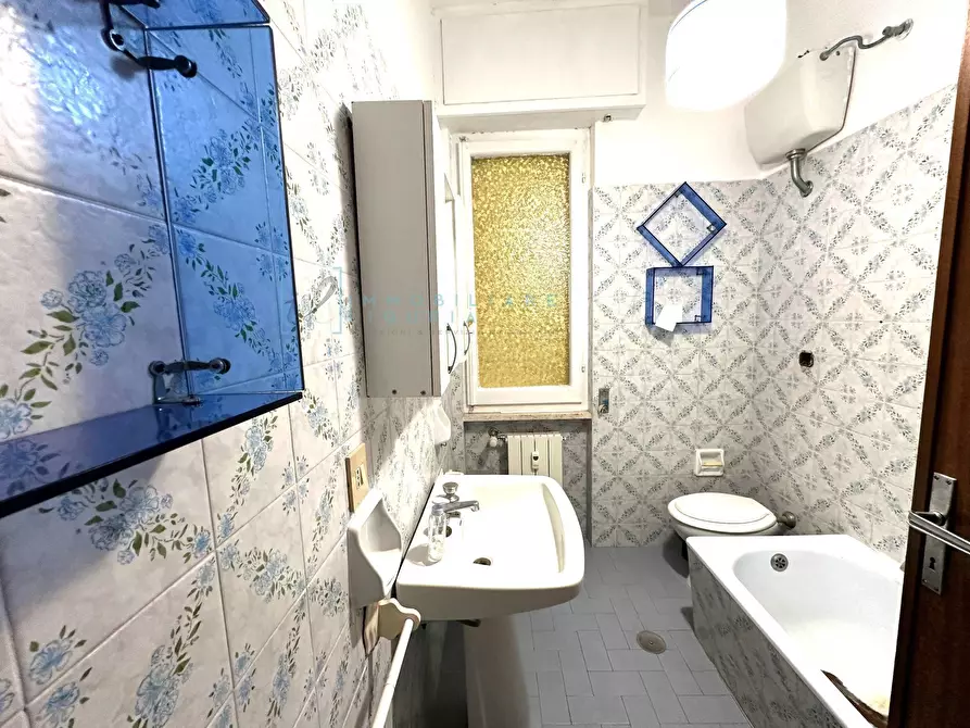 Immagine 16 di Appartamento in vendita  in via patrioti a Albenga