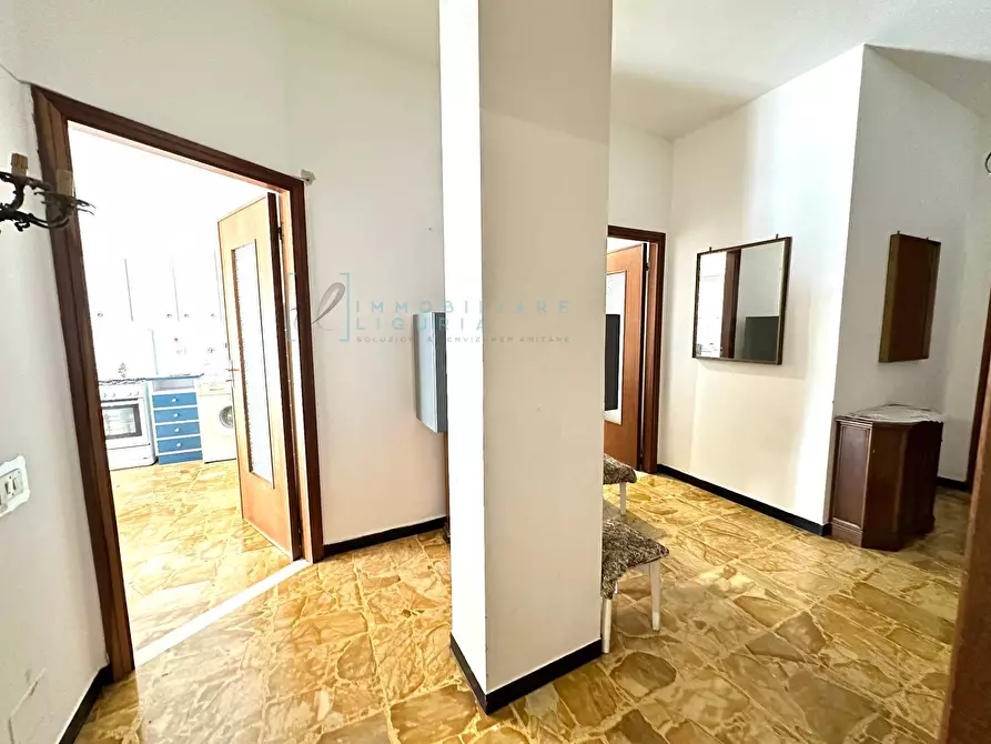 Immagine 11 di Appartamento in vendita  in via patrioti a Albenga