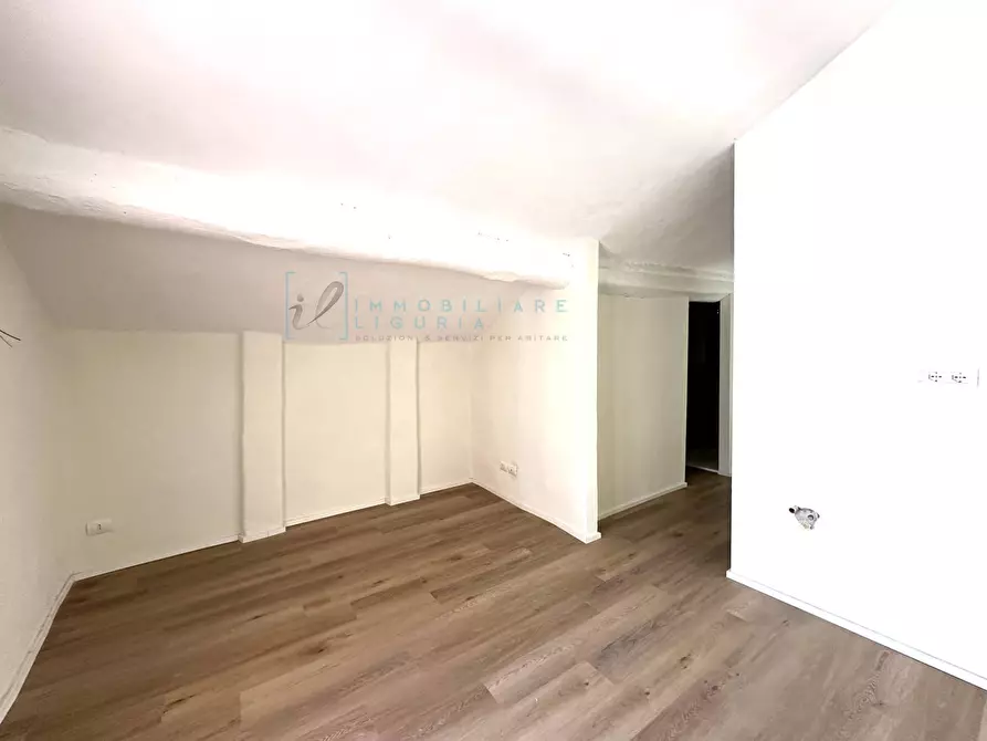 Immagine 12 di Appartamento in vendita  in piazza rossi a Albenga