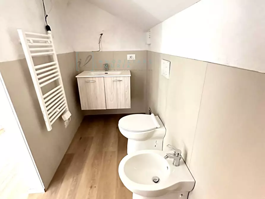 Immagine 10 di Appartamento in vendita  in piazza rossi a Albenga