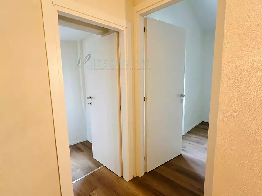 Immagine 27 di Appartamento in vendita  in piazza rossi a Albenga