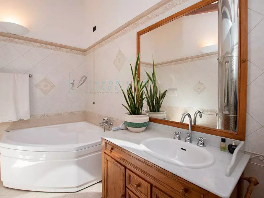 Immagine 26 di Rustico / casale in vendita  in via XXI Aprile a Arnasco