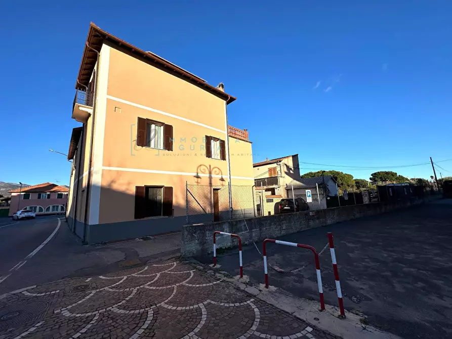 Immagine 30 di Appartamento in vendita  in Viale Pontelungo a Albenga