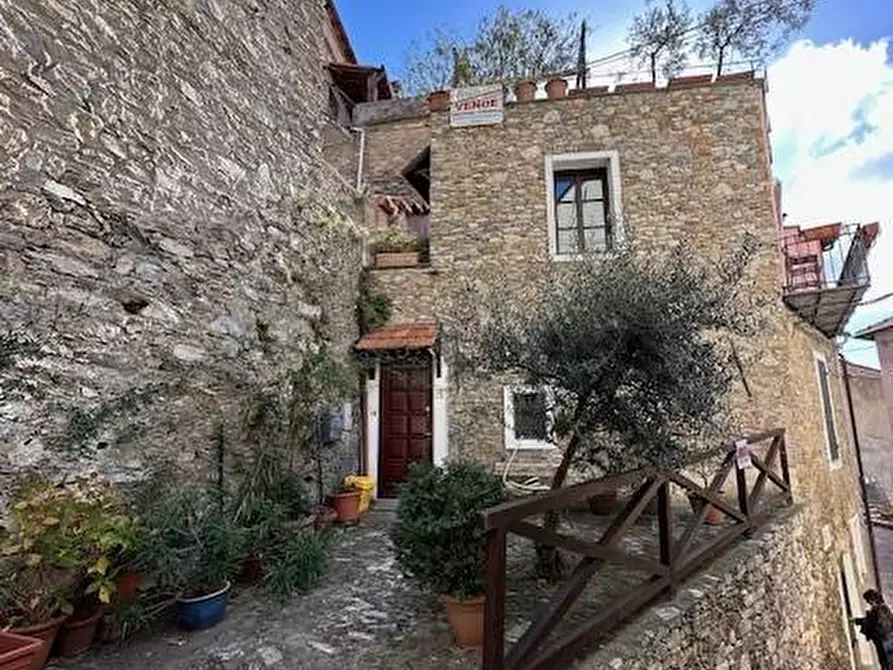 Immagine 52 di Rustico / casale in vendita  in Via Maggiore a Castelvecchio Di Rocca Barbena