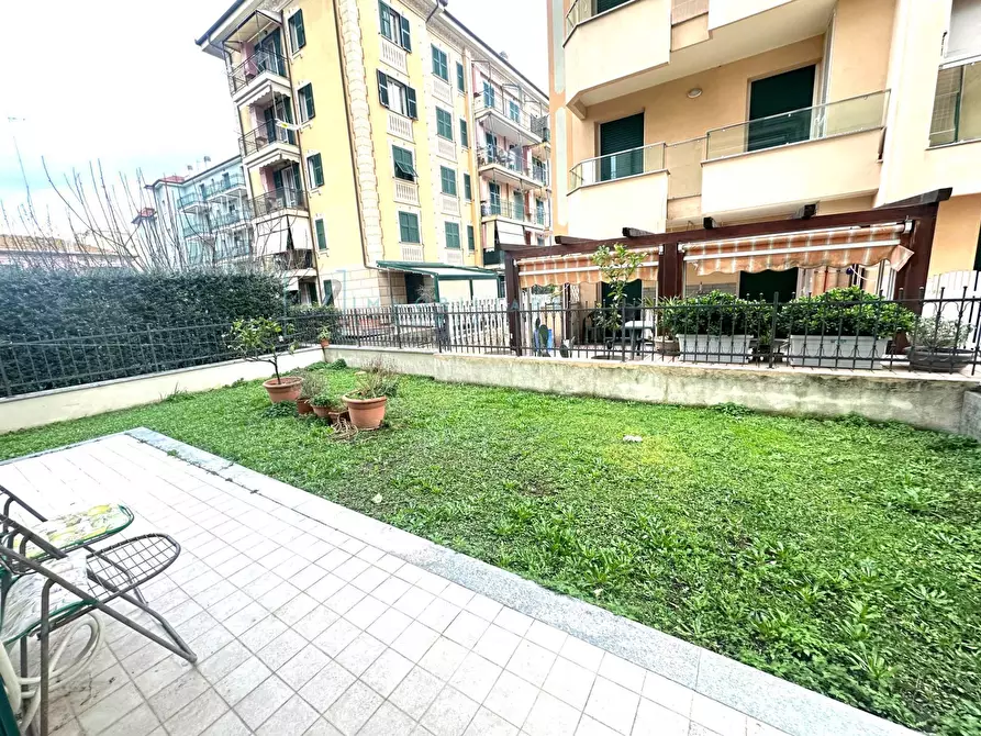 Immagine 8 di Appartamento in vendita  in Via della Costituzione a Albenga