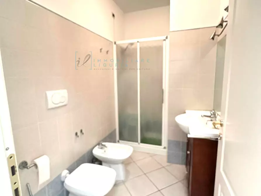 Immagine 27 di Appartamento in vendita  in Via della Costituzione a Albenga