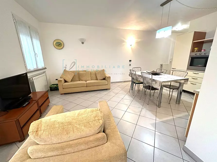 Immagine 13 di Appartamento in vendita  in Via della Costituzione a Albenga