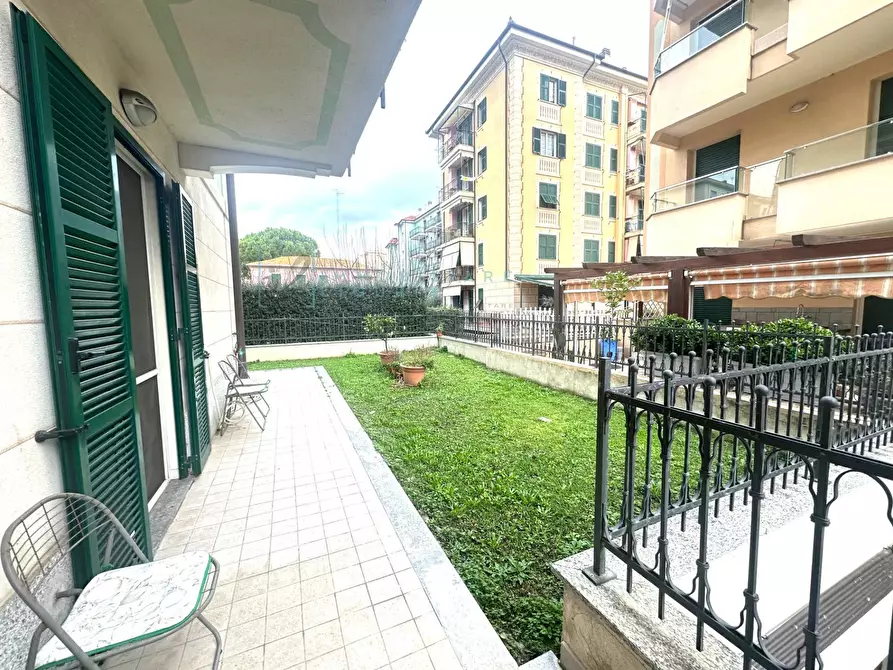 Immagine 6 di Appartamento in vendita  in Via della Costituzione a Albenga