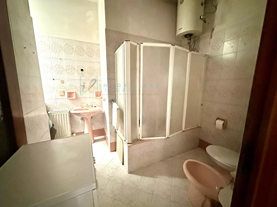 Immagine 12 di Appartamento in vendita  in via delle Medaglie d'Oro a Albenga