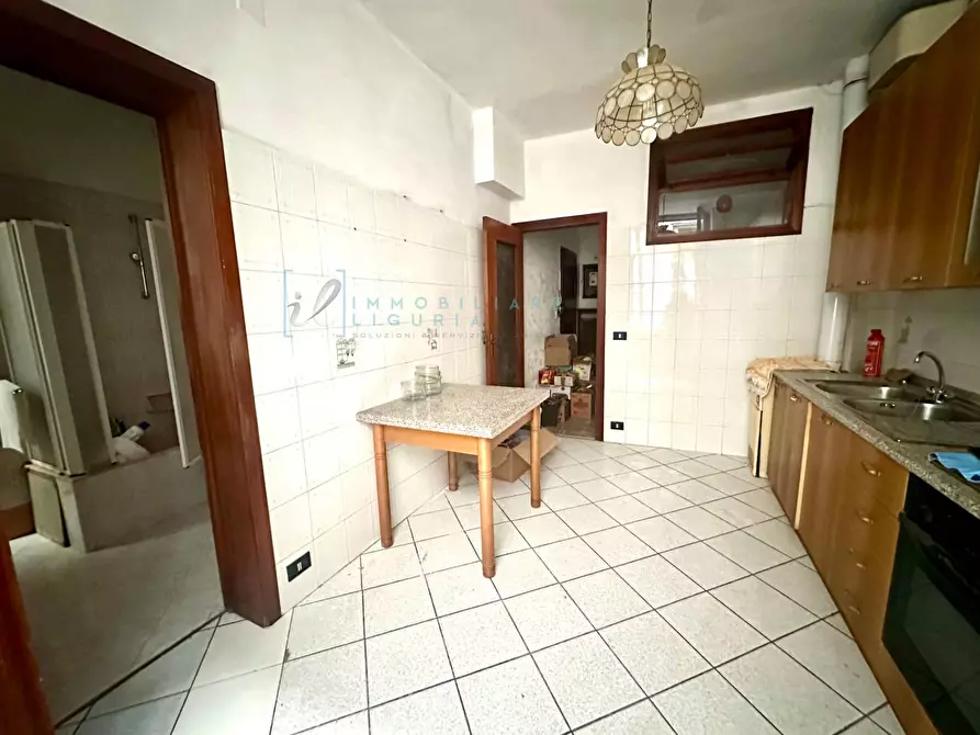 Immagine 13 di Appartamento in vendita  in via delle Medaglie d'Oro a Albenga