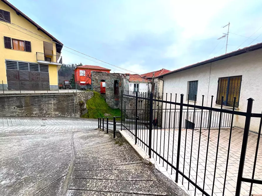 Immagine 22 di Appartamento in vendita  in Via Roma a Cosio D'arroscia