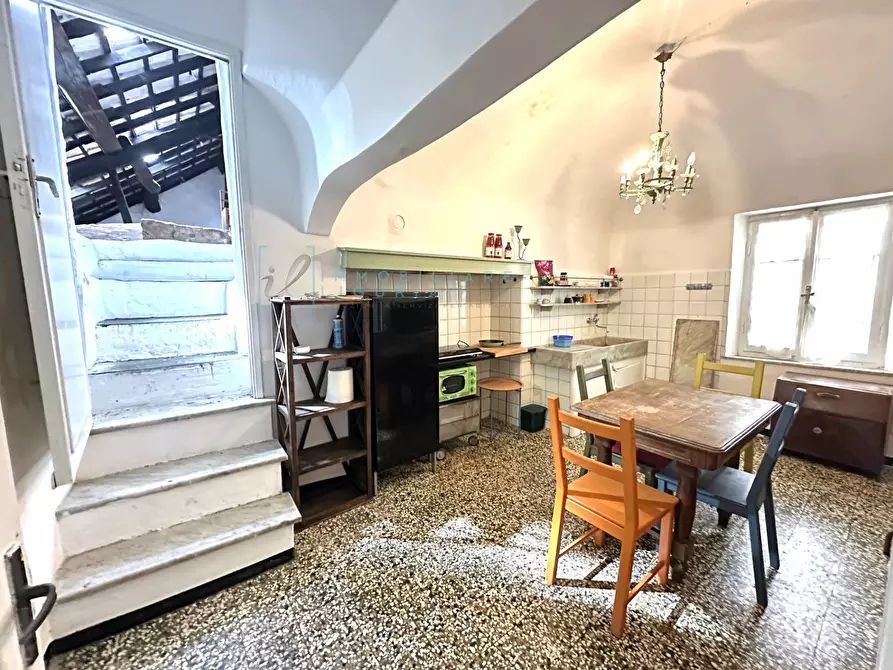 Immagine 2 di Appartamento in vendita  in Piazza San Domenico a Albenga