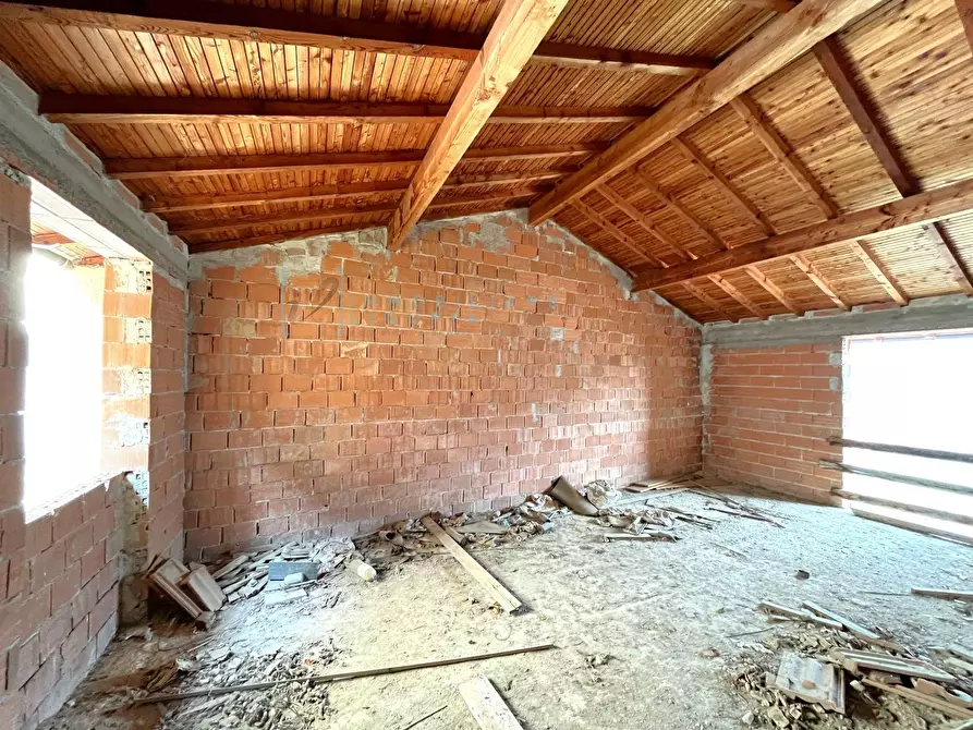 Immagine 8 di Rustico / casale in vendita  in via roma a Caravonica