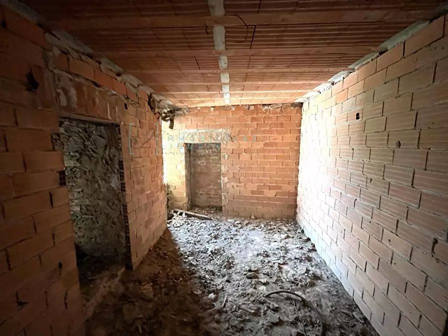 Immagine 9 di Rustico / casale in vendita  in via roma a Caravonica