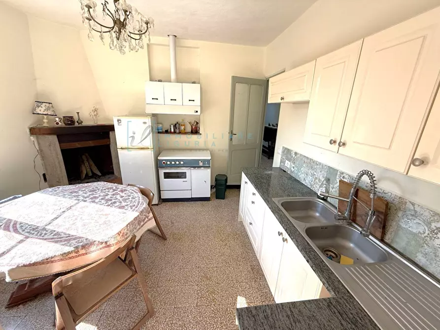 Immagine 7 di Appartamento in vendita  in Via Lorenzo Lucifredi a Borghetto D'arroscia