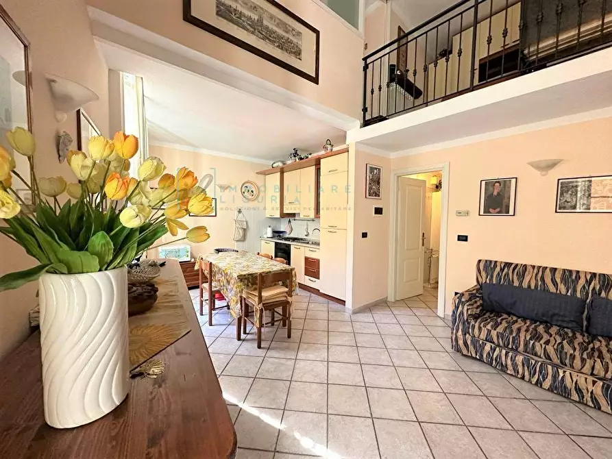 Immagine 5 di Appartamento in vendita  in via torlaro a Albenga