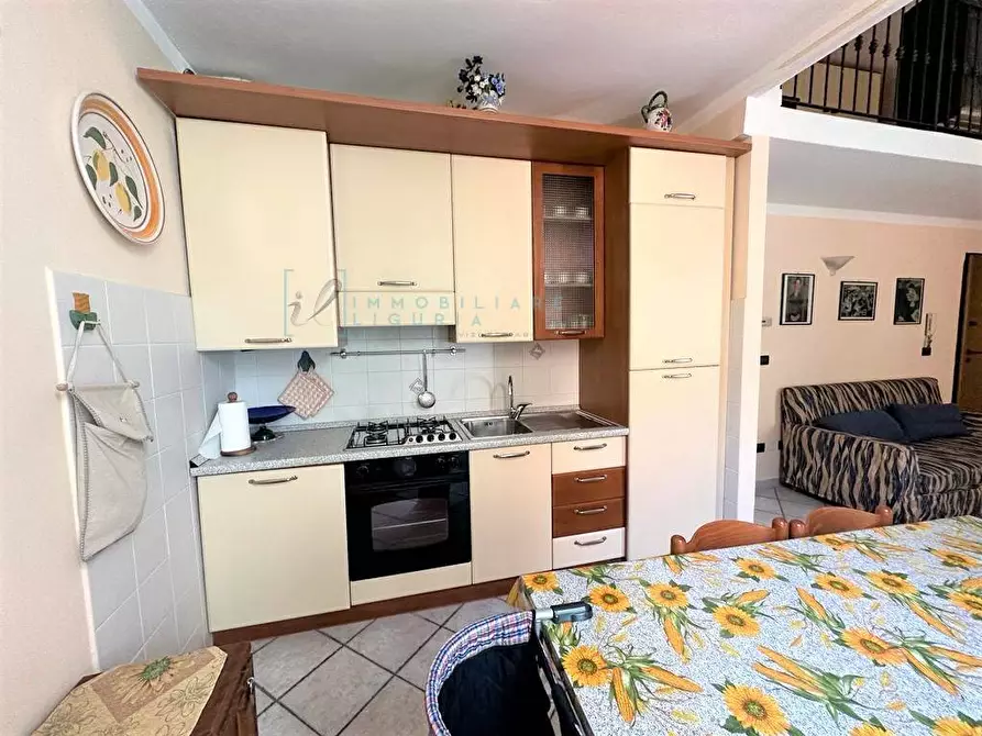 Immagine 11 di Appartamento in vendita  in via torlaro a Albenga