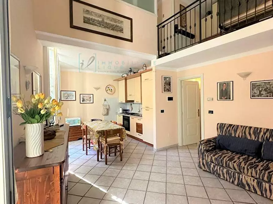 Immagine 2 di Appartamento in vendita  in via torlaro a Albenga