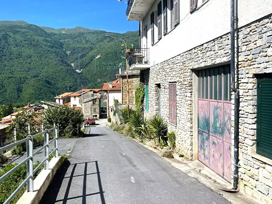 Immagine 23 di Appartamento in vendita  in Via San Giovanni Bosco a Cosio D'arroscia