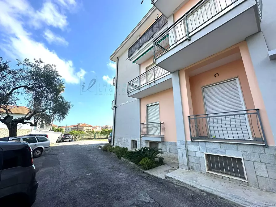 Immagine 2 di Appartamento in vendita  in Via della Bea a Diano Marina