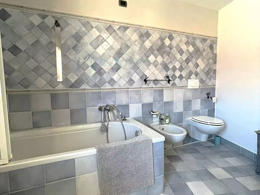 Immagine 21 di Appartamento in vendita  in Capitano de guglielmi a Cesio