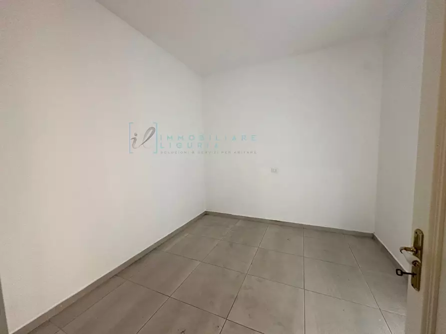 Immagine 21 di Appartamento in vendita  in Via Paccini a Albenga