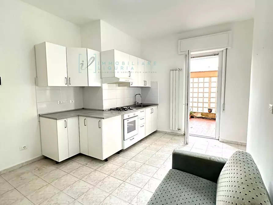 Immagine 5 di Appartamento in vendita  in Via Paccini a Albenga