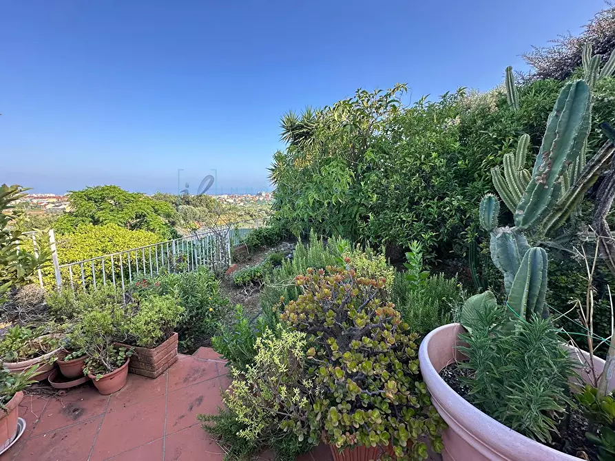 Immagine 36 di Casa semindipendente in vendita  in via capae a Boissano