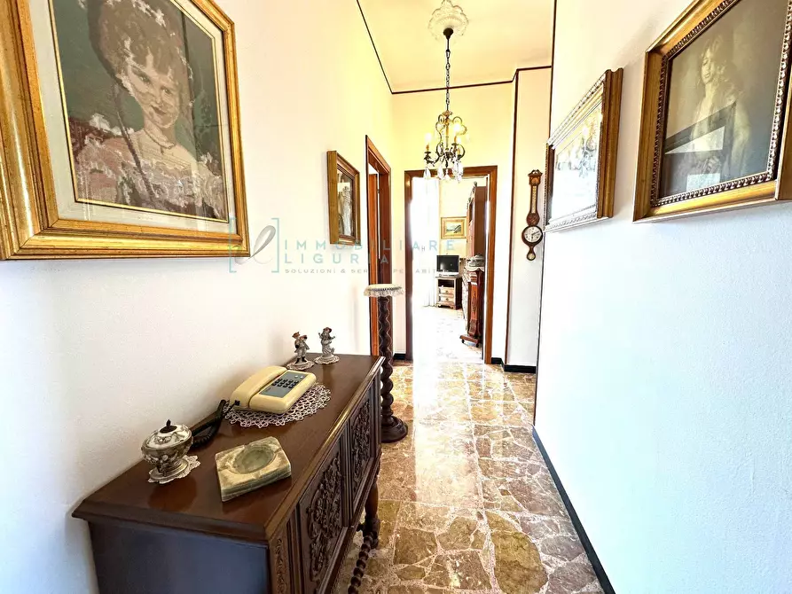 Immagine 6 di Appartamento in vendita  in Piazza Nenni a Albenga