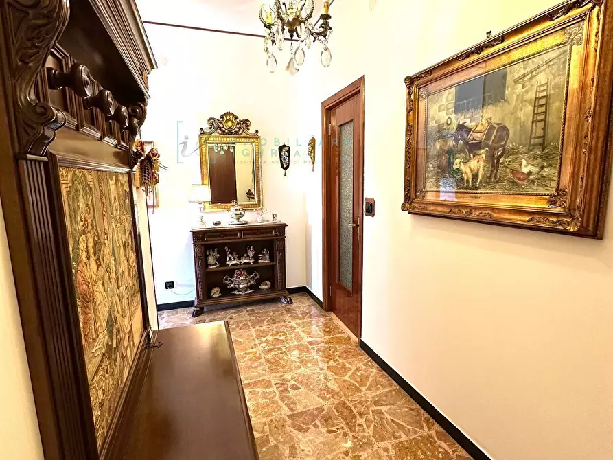 Immagine 7 di Appartamento in vendita  in Piazza Nenni a Albenga