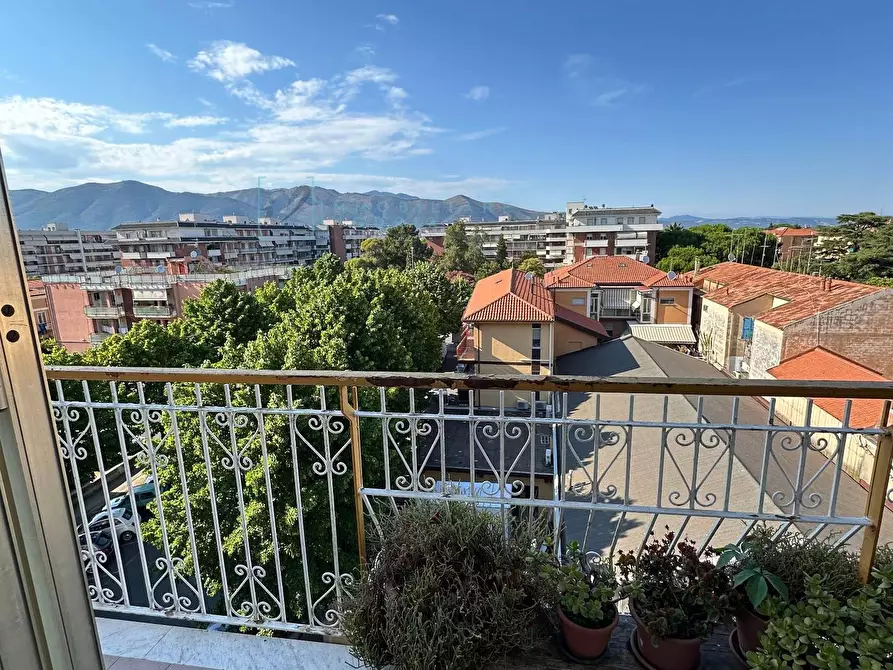 Immagine 12 di Appartamento in vendita  in Piazza Nenni a Albenga