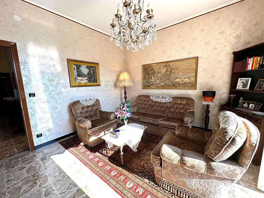 Immagine 18 di Appartamento in vendita  in Piazza Nenni a Albenga