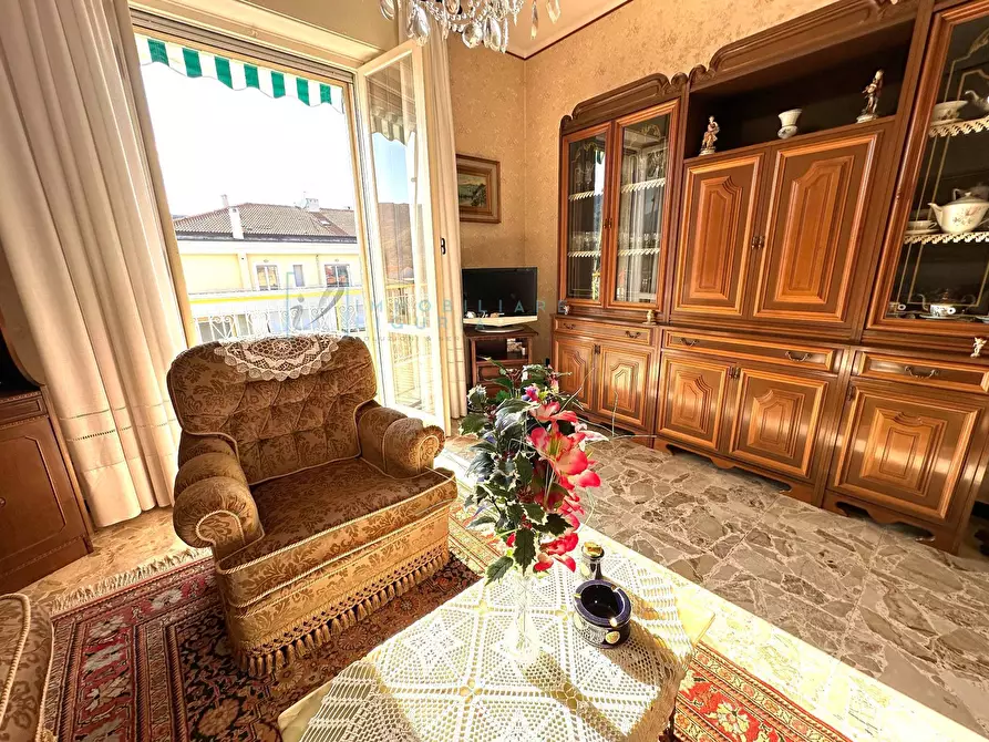 Immagine 20 di Appartamento in vendita  in Piazza Nenni a Albenga