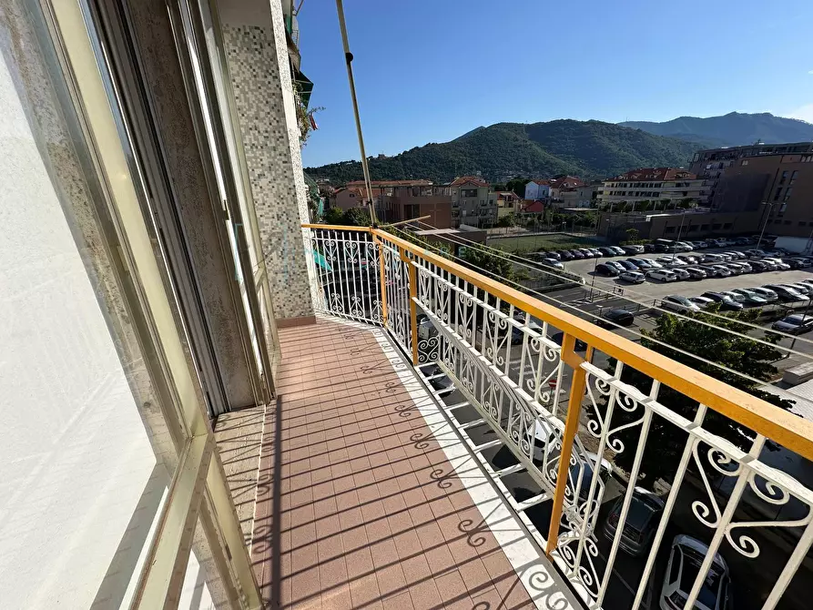 Immagine 4 di Appartamento in vendita  in Piazza Nenni a Albenga