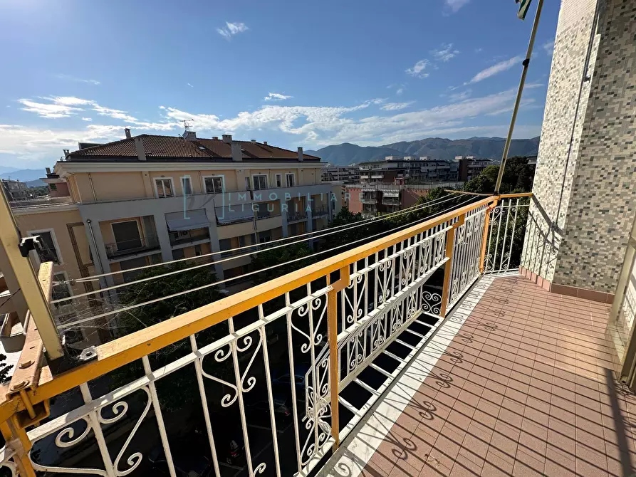 Immagine 24 di Appartamento in vendita  in Piazza Nenni a Albenga